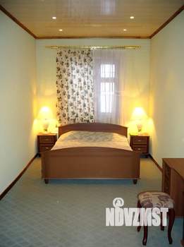 Дом 350м², 3-этажный, посуточно,