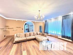 Дом 450м², 3-этажный, на длительный срок,