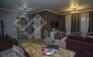 Дом 98м², 2-этажный, участок 5 сот.