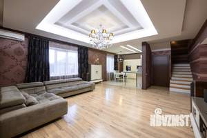 Таунхаус 239м², 3-этажный, участок 1 сот.