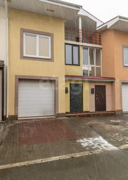 Дом 222м², 2-этажный, участок 1 сот.