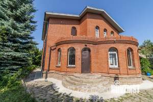 Дом 370м², 3-этажный, участок 12 сот.