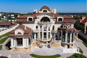 Дом 1736м², 4-этажный, участок 42 сот.