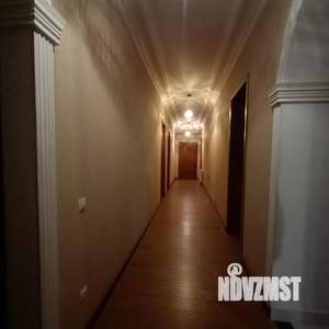 Дом 782м&sup2;, 3-этажный, на длительный срок, 