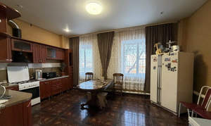 Дом 463м&sup2;, 3-этажный, на длительный срок, 