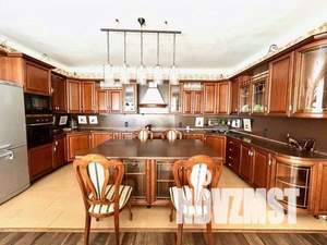 Дом 450м&sup2;, 3-этажный, на длительный срок, 