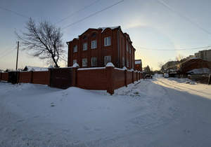 Дом 463м&sup2;, 3-этажный, на длительный срок, 