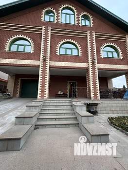 Дом 782м&sup2;, 3-этажный, на длительный срок, 