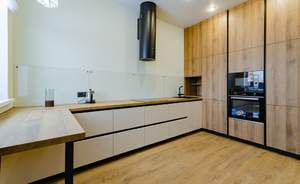 Дом 193м&sup2;, 3-этажный, на длительный срок, 