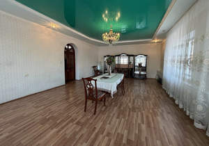 Дом 463м&sup2;, 3-этажный, на длительный срок, 