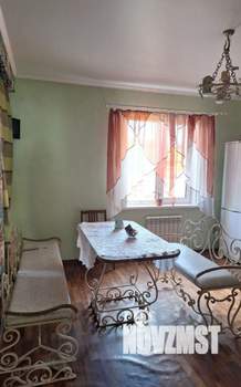 Дом 140м², 3-этажный, на длительный срок, 