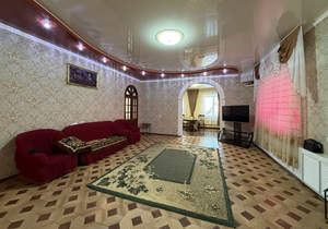 Дом 463м&sup2;, 3-этажный, на длительный срок, 