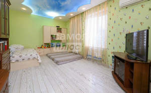 Дом 338м&sup2;, 3-этажный, участок 8 сот.  