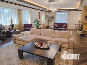 Коттедж 427м&sup2;, 3-этажный, участок 10 сот.  