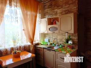 Дом 64м&sup2;, 2-этажный, участок 4 сот.  