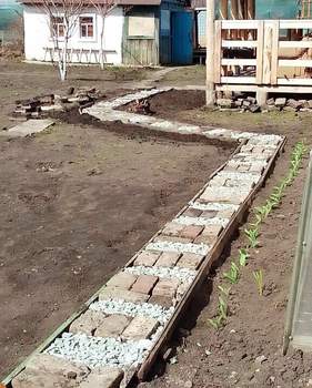 Дом 12м&sup2;, 2-этажный, участок 8 сот.  