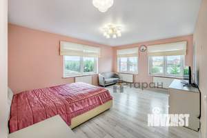 Дом 132м&sup2;, 2-этажный, участок 3 сот.  