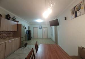 Дом 240м&sup2;, 2-этажный, участок 4 сот.  