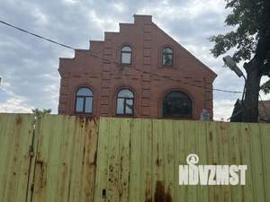 Коттедж 400м&sup2;, 3-этажный, участок 8 сот.  