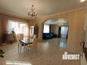 Коттедж 181м², 2-этажный, участок 8 сот.  