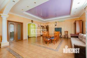 Коттедж 475м², 3-этажный, участок 6 сот.  