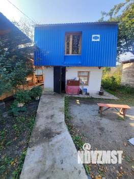 Дом 22м&sup2;, 2-этажный, участок 6 сот.  