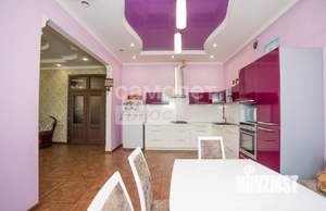 Дом 450м&sup2;, 3-этажный, участок 6 сот.  