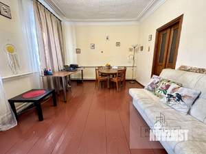 Дом 207м&sup2;, 2-этажный, участок 3 сот.  