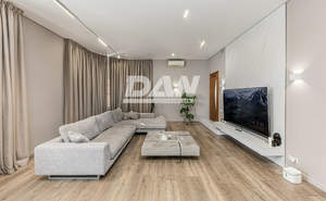 Дом 690м&sup2;, 4-этажный, участок 10 сот.  