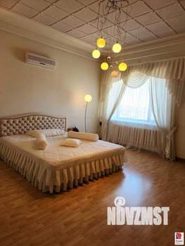 Дом 400м&sup2;, 2-этажный, участок 12 сот.  