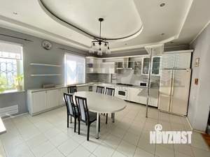 Дом 507м&sup2;, 3-этажный, участок 13 сот.  