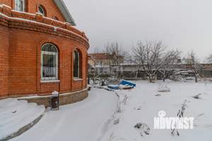 Дом 370м&sup2;, 3-этажный, участок 12 сот.  