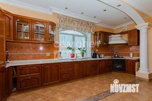 Коттедж 475м², 3-этажный, участок 6 сот.  