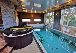 Дом 920м&sup2;, 2-этажный, участок 19 сот.  