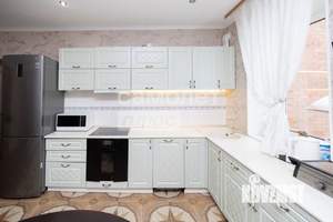 Дом 205м&sup2;, 2-этажный, участок 6 сот.  