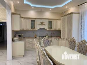 Дом 250м&sup2;, 2-этажный, участок 3 сот.  