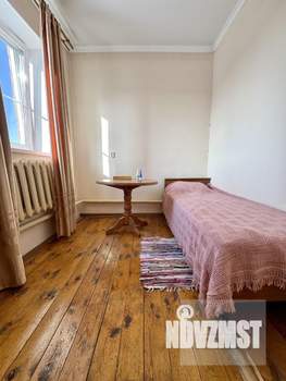 Дом 207м&sup2;, 2-этажный, участок 3 сот.  