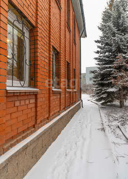 Дом 370м&sup2;, 3-этажный, участок 12 сот.  