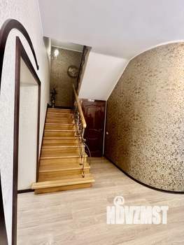 Таунхаус 280м&sup2;, 3-этажный, участок 6 сот.  