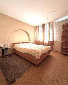 Дом 227м&sup2;, 3-этажный, участок 4 сот.  