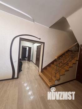 Таунхаус 280м&sup2;, 3-этажный, участок 6 сот.  