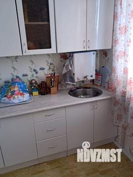 Дом 63м&sup2;, 2-этажный, участок 9 сот.  