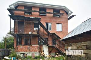 Дом 720м&sup2;, 3-этажный, участок 6 сот.  