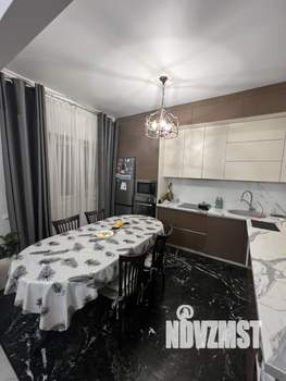 Коттедж 320м&sup2;, 2-этажный, участок 11 сот.  