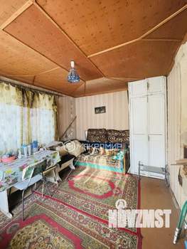 Дом 30м&sup2;, 2-этажный, участок 4 сот.  