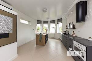 Дом 516м&sup2;, 2-этажный, участок 15 сот.  