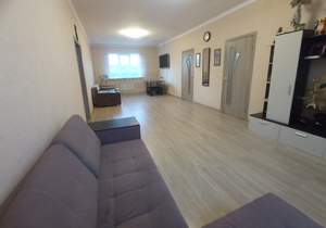 Дом 240м&sup2;, 2-этажный, участок 4 сот.  