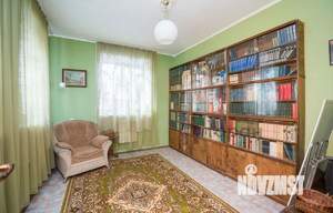 Коттедж 300м&sup2;, 2-этажный, участок 6 сот.  