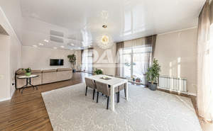 Дом 350м&sup2;, 2-этажный, участок 15 сот.  