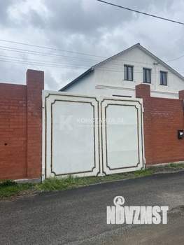 Дом 301м&sup2;, 3-этажный, участок 468 сот.  